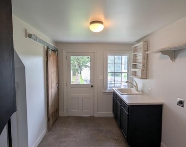 210 W Main Street - Photo Thumbnail 9