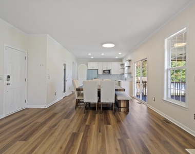 930 Pristine Lane - Photo Thumbnail 15