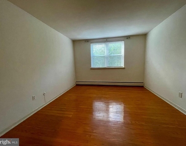 3209 W Chester Pike - Photo Thumbnail 3