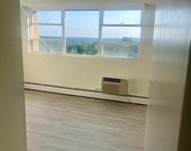 1030 E Lancaster Avenue - Photo Thumbnail 2