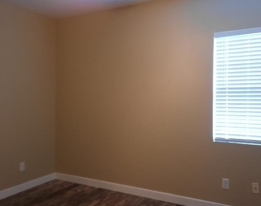 407 East End Avenue - Photo Thumbnail 2