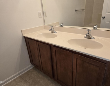 3005 Courtney Creek Boulevard - Photo Thumbnail 10