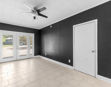 2115 Bellaire Avenue - Photo Thumbnail 14