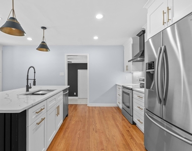 2115 Bellaire Avenue - Photo Thumbnail 12