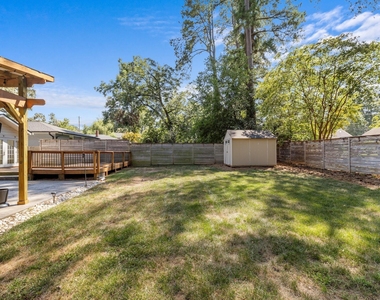 2115 Bellaire Avenue - Photo Thumbnail 38