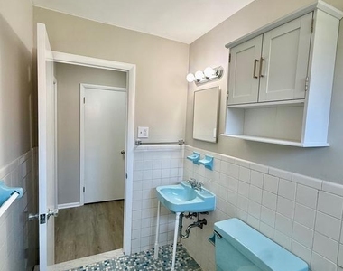 335 E Lancaster Avenue - Photo Thumbnail 13