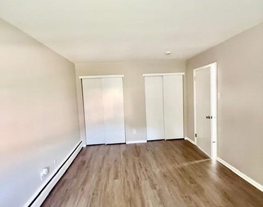 335 E Lancaster Avenue - Photo Thumbnail 9