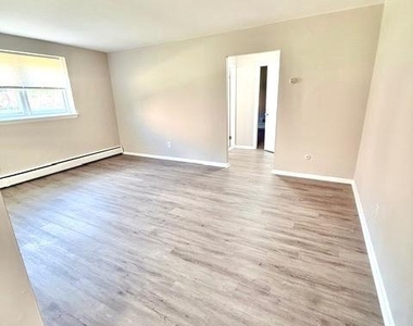 335 E Lancaster Avenue - Photo Thumbnail 5