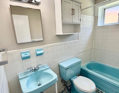 335 E Lancaster Avenue - Photo Thumbnail 12