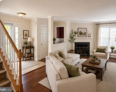 102 Whistling Swan Lane - Photo Thumbnail 1