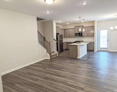 1527 Smoky Mountains Street - Photo Thumbnail 2