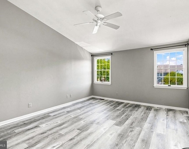 103 Greenbrook Court - Photo Thumbnail 12