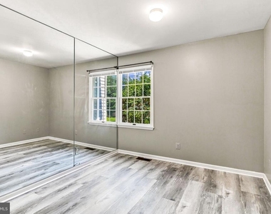 103 Greenbrook Court - Photo Thumbnail 17