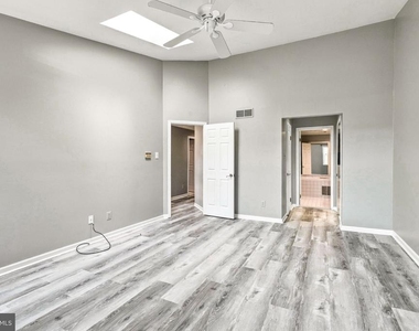 103 Greenbrook Court - Photo Thumbnail 13