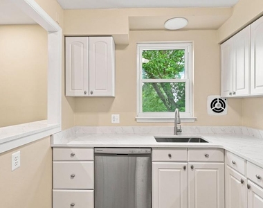 333 Lacey Avenue - Photo Thumbnail 11
