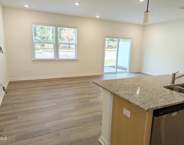 173 Cabernet Drive - Photo Thumbnail 6