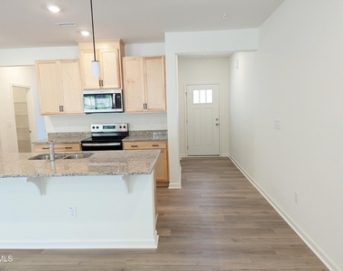 173 Cabernet Drive - Photo Thumbnail 4