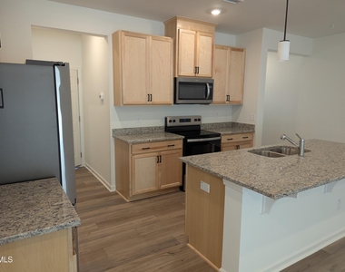 173 Cabernet Drive - Photo Thumbnail 2