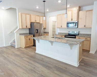 173 Cabernet Drive - Photo Thumbnail 1