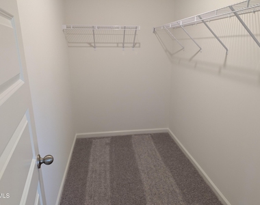 173 Cabernet Drive - Photo Thumbnail 8