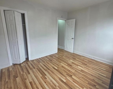 1121 Douglass Street - Photo Thumbnail 9