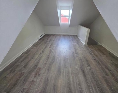1121 Douglass Street - Photo Thumbnail 16