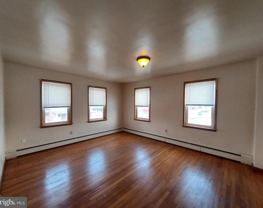 213 B Lincoln Way W - Photo Thumbnail 2
