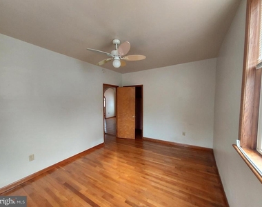 213 B Lincoln Way W - Photo Thumbnail 10