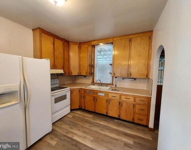 213 B Lincoln Way W - Photo Thumbnail 7