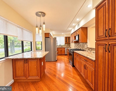 173 Sayre Drive - Photo Thumbnail 9