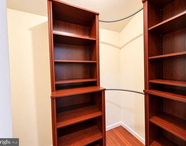 173 Sayre Drive - Photo Thumbnail 14