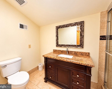 173 Sayre Drive - Photo Thumbnail 23