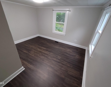 808 Glenco Road - Photo Thumbnail 13