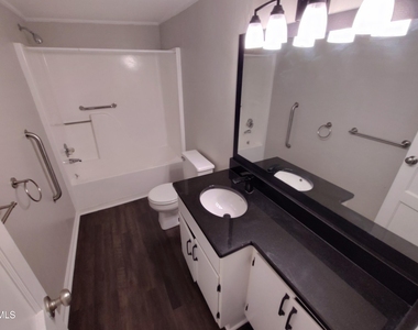 808 Glenco Road - Photo Thumbnail 15