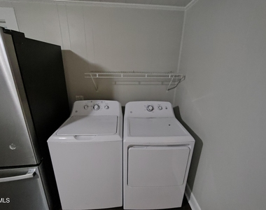 808 Glenco Road - Photo Thumbnail 16
