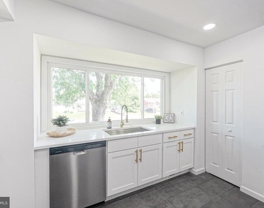 411 Greenview Road - Photo Thumbnail 17