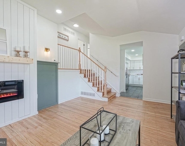 411 Greenview Road - Photo Thumbnail 6