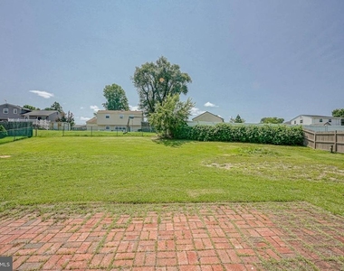 411 Greenview Road - Photo Thumbnail 31
