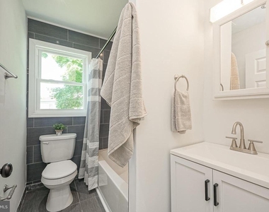 411 Greenview Road - Photo Thumbnail 20