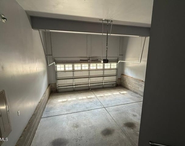 1009 Magnolia Blossom Lane - Photo Thumbnail 30