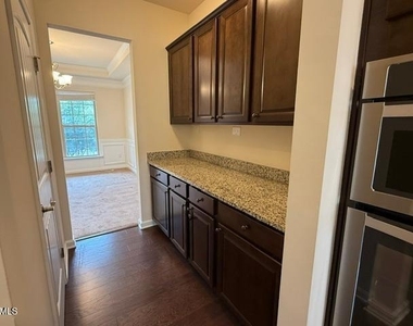 1009 Magnolia Blossom Lane - Photo Thumbnail 6