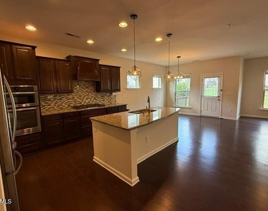 1009 Magnolia Blossom Lane - Photo Thumbnail 11