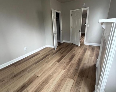 1201 N Commerce Street - Photo Thumbnail 4