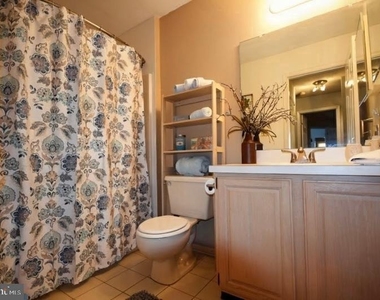 1402 Tristram Circle - Photo Thumbnail 11
