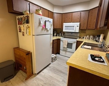 444 E Holly Avenue - Photo Thumbnail 2