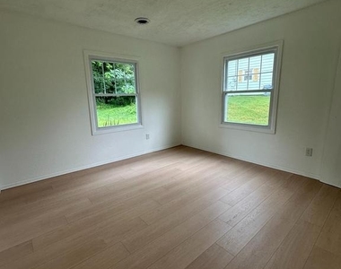 16 Marshal Lane - Photo Thumbnail 9