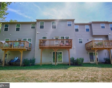 33 Wallace Street - Photo Thumbnail 24