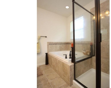 33 Wallace Street - Photo Thumbnail 16