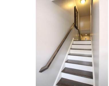 33 Wallace Street - Photo Thumbnail 1