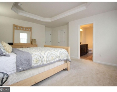 33 Wallace Street - Photo Thumbnail 14